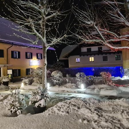 Gasthof Zur Strass Eugendorf Exterior photo