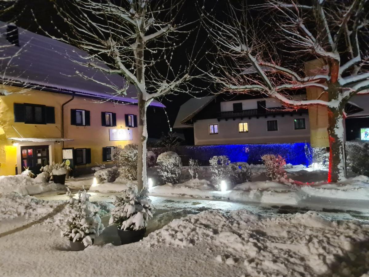 Gasthof Zur Strass Eugendorf Exterior photo